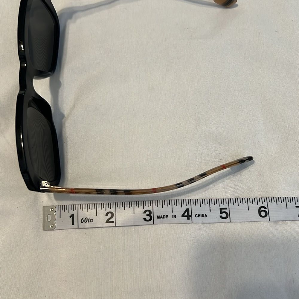 Burberry Elsa black round sunglasses signature print stems excellent condition - Picture 10 of 11